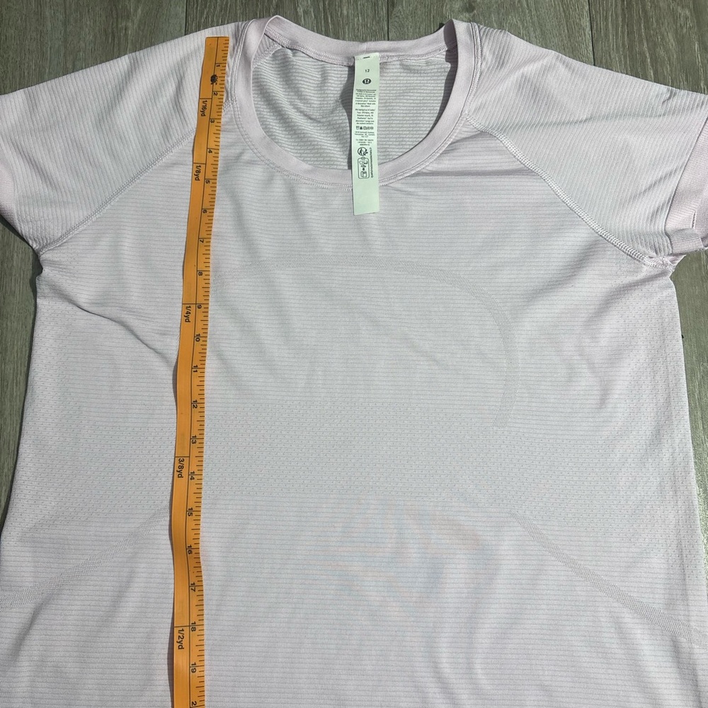 Lululemon Athletica Soft Lavender Short Sleeve Tee - Picture 4 of 7